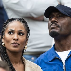 Harry Roselmack et sa nouvelle compagne Jennifer Galap en tribunes lors des Internationaux de France de Tennis de Roland Garros 2025, à Paris, France, le 7 juin 2025. © Cyril Moreau/Bestimage