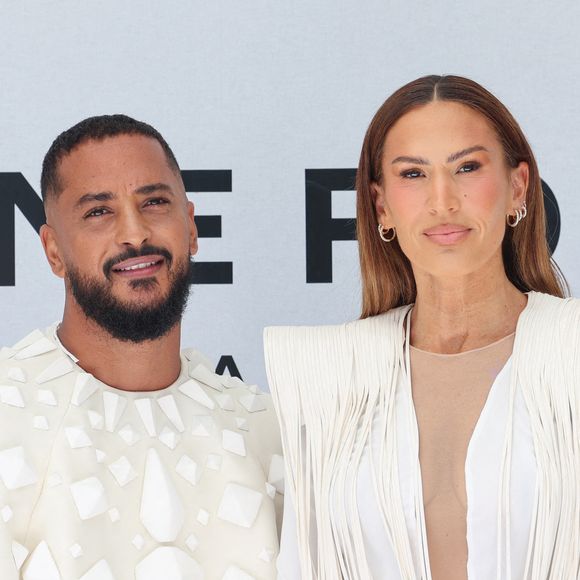 Slimane Nebchi et Charlotte Gonin (Vitaa). au photocall du défilé Stéphane Rolland Collection Haute Couture Automne/Hiver 2025-2026 lors de la Fashion Week de Paris (PFW) au théâtre des Champs-Élysées, à Paris, France, le 8 juillet 2025. © Sebastien Fremont/Bestimage