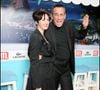 Hélas, moins d'un an plus tard, le sort s'est acharné. Le 18 février 2026, Béatrice Loustalan, ex-épouse de Thierry Ardisson et mère de ses trois enfants, s'éteignait à l'âge de 62 ans des suites d'un cancer. 

Thierry et Béatrice Ardisson lors de la Première du film "OSS 117, Rio ne répond plus" au cinéma Gaumont Opéra à Paris, le 7 avril 2009.

OLIVIER BORDE / BESTIMAGE