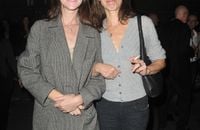 Charlotte Gainsbourg évoque son départ à New York après la mort de Kate Barry, sa soeur, dans "Les rencontres du papotin" 

Photo : Charlotte Gainsbourg et Kate Barry -  Inauguration de la galerie cinema de Anne Dominique Toussaint et vernissage de l'exposition " Point of View " de Kate Barry à Paris  VEEREN / BESTIMAGE