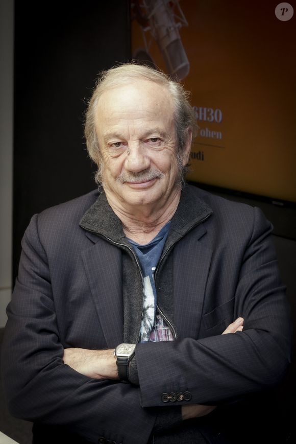 Et de conclure : "Il ne m’intéresse pas." Pour rappel, le chauffeur a été condamné en 2008 pour homicide involontaire à trois ans de prison dont six mois ferme...

Exclusif - Patrick Chesnais - Patrick Chesnais était l’invité de CS Cohen à Radio J à Paris le 7 mars 2023. © Jack Tribeca / Bestimage