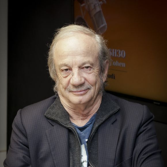 Et de conclure : "Il ne m’intéresse pas." Pour rappel, le chauffeur a été condamné en 2008 pour homicide involontaire à trois ans de prison dont six mois ferme...

Exclusif - Patrick Chesnais - Patrick Chesnais était l’invité de CS Cohen à Radio J à Paris le 7 mars 2023. © Jack Tribeca / Bestimage