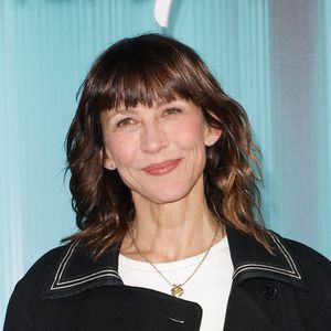 Parmi les invités présents lors de la soirée, Sophie Marceau a pris la pose avec son naturel rayonnant.

Sophie Marceau au photocall du showcase 2026 Disney+ à l'Institut de France à Paris, le 15 janvier 2026. 

Photo : Coadic Guirec / Bestimage