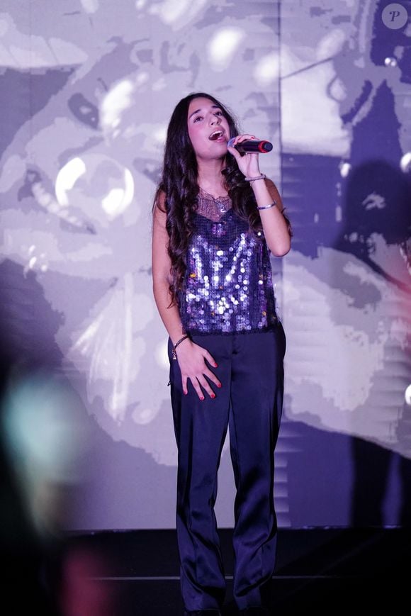 Le premier Gala du Village des Enfants Extra-Ordinaires s'est tenu en présence de célébrités très investies comme Séverine Ferrer, Rébécca Sayaque, gagnante de The Voice Kids 2020
Exclusif - Rébécca Sayaque lors du premier Gala du Village des Enfants Extra-Ordinaires créée en 2019 par Emmanuelle et Jérôme Stioui au Pavillon Gravelle à Paris le 6 février 2025
© Anne-Sophie Guebey / Bestimage