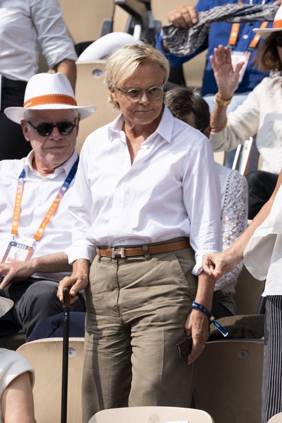 Muriel Robin en tribunes lors de la finale messieurs des Internationaux de France de Tennis de Roland Garros 2025 (jour 15), à Paris, France, le 8 juin 2025. © Cyril Moreau/Bestimage