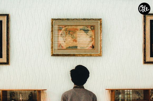 La fiction peut provoquer des émotions différentes selon les souvenirs et expériences personnelles.

Photo prise par Dom / Unsplash