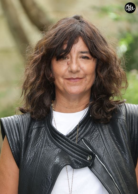 Elle confie aujourd'hui encore considérer l'alcool comme son "ennemi", tant cette addiction a eu des répercussions sur sa vie.

Romane Bohringer au photocall du film "Dites-lui que je l'aime" lors de la 18ème édition du Festival du Film Francophone d'Angoulême (FFA) le 29 août 2025.

© Coadic Guirec / Bestimage