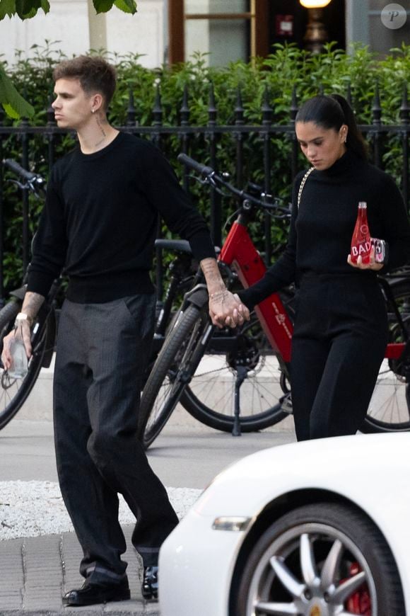 “Je n'ai jamais eu de relation amoureuse, à quelque titre que ce soit et à quelque moment que ce soit, avec la personne en question”, assure-t-elle

Exclusif - La famille Beckham (David Beckham, sa femme Victoria, Cruz Beckham, sa compagne Jackie Apostel, Roméo Beckham, sa compagne Kim Turnbull et Harper Seven) arrive à son hôtel fétiche "La Réserve" pour fêter les 50 ans de David Beckham (2 mai 1975) à Paris, France, le 2 mai 2025. David sort avec une bouteille de rouge pétrus Pomerol (surement l'année de sa naissance) à la main . © Bestimage