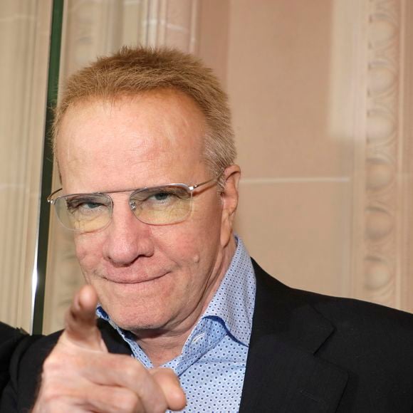 Christophe Lambert lors de la soirée des "Stéthos d'or 2023" à l'hôtel Four Seasons George V à Paris, le 27 mars 2023.

Photo : Cédric Perrin / Bestimage