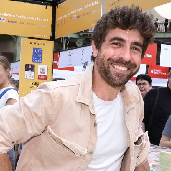 Agustin Galiana en dédicace lors du 5ème festival du Livre de Paris au Grand Palais (17 - 19 avril 2026) à Paris, le 19 avril 2026.
© Cédrice Perrin / Bestimage