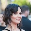 Les années défilent mais le teint cristallin sans défaut de Juliette Binoche demeure : voici son secret qui lisse les rides !