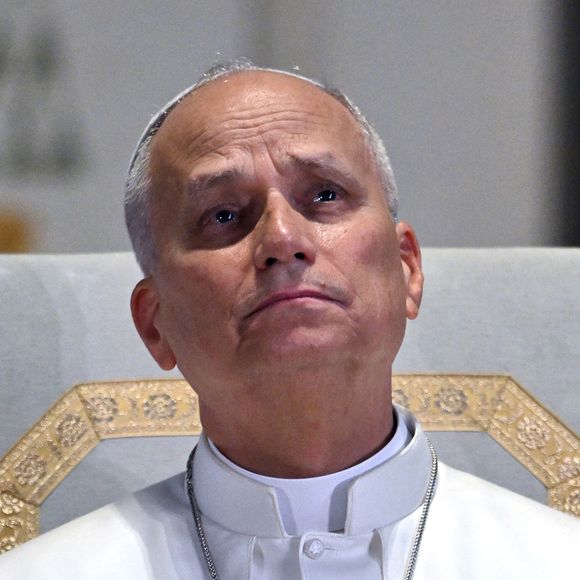 L'inquiétude grandit autour du pape Léon XIV, récemment opéré d'un cancer du poumon. 

Italie, Rimini, Vatican : le pape Léon XIV célèbre une messe dans le port de Rimini lors d'une visite pastorale. (Credit Image: © Alessia Giuliani/IPA via ZUMA Press / Bestimage)