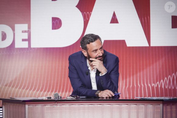 Exclusif - Cyril Hanouna, sur le plateau de l’émission « TPMP » présentée par C.Hanouna et diffusée en direct sur Youtube et sur toutes les box (SFR, FREE, Bouygues, MyCanal etc), Boulogne-Billancourt, France, le 17 mars 2025. © Jack Tribeca / Bestimage
