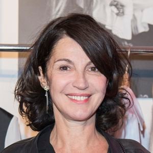 Zabou Breitman à l'exposition "Girls, girls, girls" à la boutique des Champs-Elysées à Paris, le 3 octobre 2017. © Pierre Perusseau/Bestimage