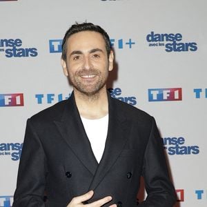Camille Combal - Photocall de lancement de la saison 2026 de "Danse avec les stars" (DALS) au siège de TF1 à Boulogne-Billancourt le 18 décembre 2025. © Coadic Guirec/Bestimage