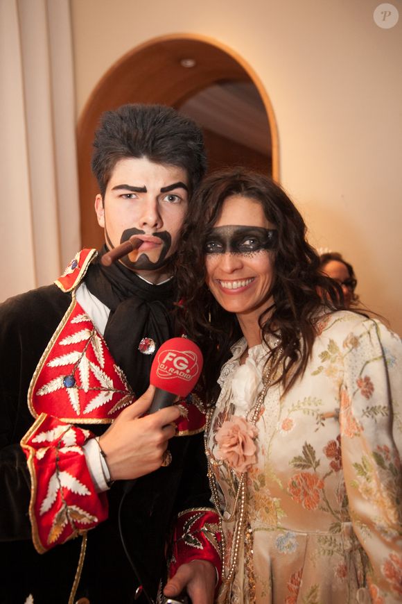 Adeline Blondieau avec son fils Aitor -  Le Bal des Princesses au Pavillon Royal du bois de Boulogne à Paris le 5 avril 2014.