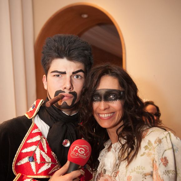 Adeline Blondieau avec son fils Aitor -  Le Bal des Princesses au Pavillon Royal du bois de Boulogne à Paris le 5 avril 2014.