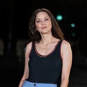 Marion Cotillard au photocall du défilé Chanel Collection Femme Prêt-à-Porter Printemps/Eté 2027 lors de la Fashion Week de Paris (PFW) au Grand Palais, à Paris, France, le 5 octobre 2026. © Olivier Borde/Bestimage
