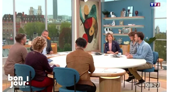 Il va y avoir du mouvement sur franceinfo à la rentrée prochaine.

Plateau de "Bonjour !", la matinale de TF1