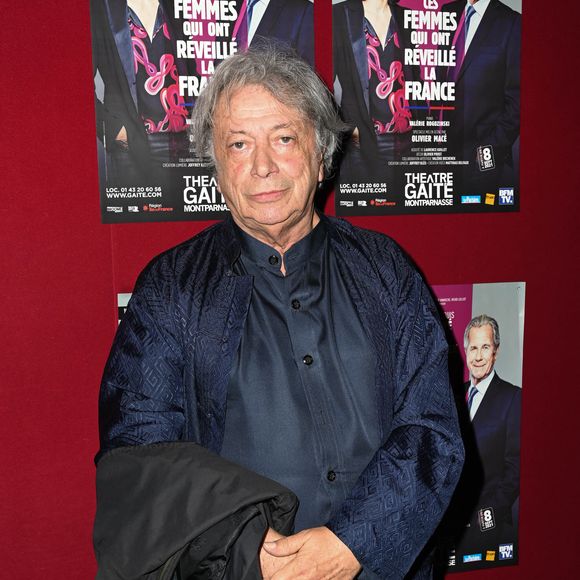 Hervé Vilard - Générale de la pièce "Ces Femmes qui ont réveillé la France" au théâtre Gaité Montparnasse à Paris le 20 septembre 2021. C’est un spectacle écrit et interprété par JL Debré et V. Bochenek, ou l’on retrouve une vingtaine de portraits de femmes, connues et méconnues qui ont contribué à dessiner de nouveaux contours à notre société. © Coadic Guirec/Bestimage