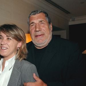 L'acteur Jean-Pierre Castaldi et son épouse assistent à la soirée de lancement du 'Rose Sofitel', qui s'est tenue à l'hôtel Sofitel Le Faubourg à Paris, France, le 7 juin 2007. Photo by Nicolas Khayat/ABACAPRESS.COM