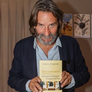 L’écrivain enchaînait alors plusieurs excès, hérités de son mode de vie épicurien...

Frédéric Beigbeder, à la Halle Georges Brassens de Brive-la-Gaillarde, le 8 novembre 2024. Foire du Livre de Brive 2024. © Jean-Marc Lhomer / Bestimage