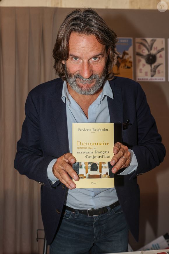 L’écrivain enchaînait alors plusieurs excès, hérités de son mode de vie épicurien...

Frédéric Beigbeder, à la Halle Georges Brassens de Brive-la-Gaillarde, le 8 novembre 2024. Foire du Livre de Brive 2024. © Jean-Marc Lhomer / Bestimage
