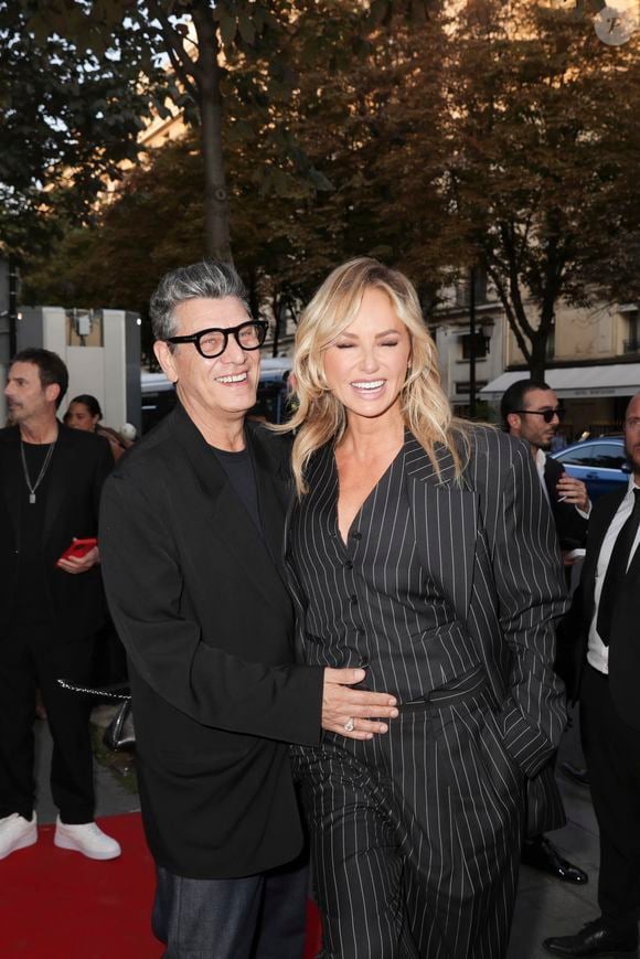 Marc Lavoine et sa compagne Adriana Karembeu arrivant au "Concerto pour la Paix" organisé par Omar Harfouch au Théâtre des Champs Élysées à Paris, France, le 18 Septembre 2024. 

© Perusseau / Tribeca / Bestimage