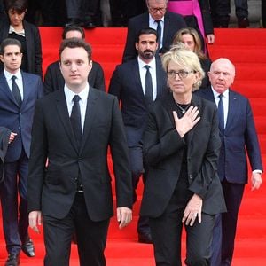 Après avoir travaillé pour la célèbre maison Christies (vente au enchères d'objets prestigieux), Martin s'est lancé dans l'aventure d'une startup culturelle.

Claude Chirac, et son fils Martin Rey-Chirac, au départ de la cérémonie funéraire de l'ancien président français Jacques Chirac qui s'est tenue à l'église Saint-Sulpice à Paris, en France, le 30 septembre 2019.  Photo by Christian Liewig/ABACAPRESS.COM