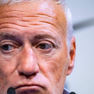 Le sélectionneur de l'équipe de France de football Didier Deschamps en conférence de presse au centre National du Football de Clairefontaine-en-Yvelines, France, le 30 mai 2025. © Baptiste Autissier/Psnewz/Bestimage