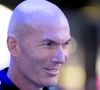 Elyaz reconnaît toutefois qu’il est parfois difficile de porter un nom aussi célèbre, en raison des comparaisons et des attentes.

Zinedine Zidane pendant le Paris Motor Show le 12 octobre 2026 © MPS / PsnewZ / Bestimage