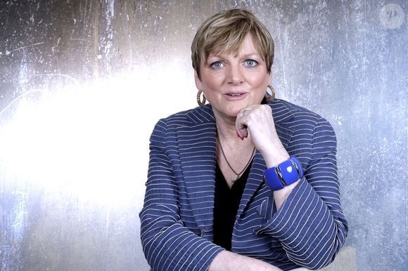 Exclusif - Portrait de Alison Arngrim lors de l'enregistrement de l'émission "Chez Jordan de Luxe" à Paris. Le 4 octobre 2024
© Cédric Perrin / Bestimage

|Exclusif - Portraits de Alison Arngrim lors de l'enregistrement de l'émission "Chez Jordan de Luxe" à Paris