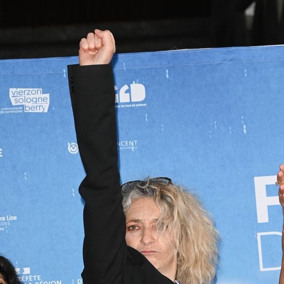 Sur son site professionnel, il explique ainsi en quoi consiste son travail qui tient compte du bien-être physique et mental de son patient. 

Corinne Masiero - Photocall de la clôture du Festival du Film de Demain (FFD) au ciné Lumière à Vierzon le 5 juin 2022.
© Coadic Guirec / Bestimage