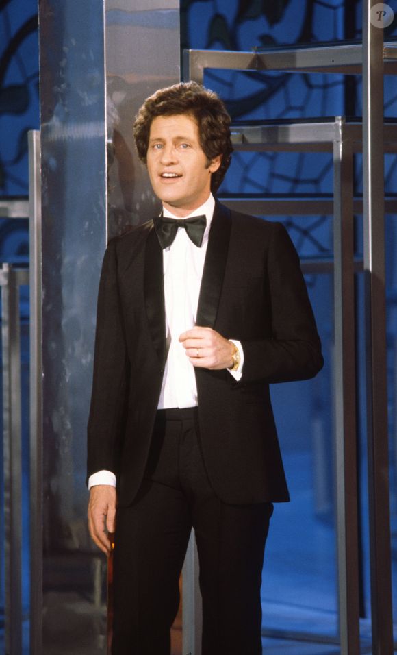 "Quand on sait ce que c'est que la cocaïne... Il a eu un souffle au cœur à 20 ans, après il a eu une péricardite à 30 ans...", poursuit la première femme de Joe Dassin.

Joe Dassin, en 1978 (Archives). JLPPA / Bestimage