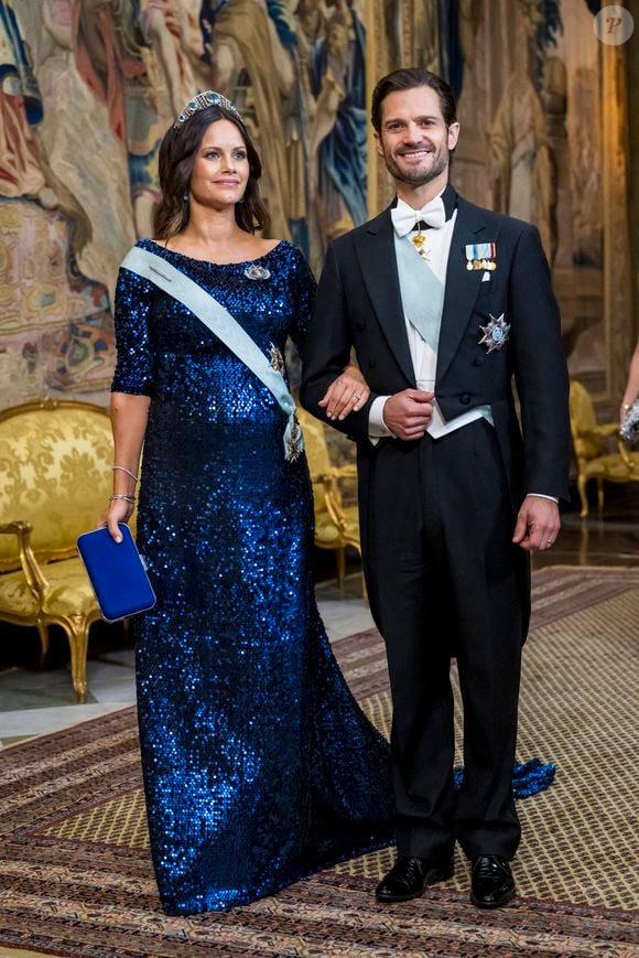 Présente avec son époux, le prince Carl Philip, au dîner donné en l'honneur des lauréats du prix Nobel 2024, elle a fait une apparition étincelante. 

La princesse Sofia (enceinte), Le prince Carl Philip - Arrivée de la famille royale de Suède au dîner en l'honneur des lauréats du Prix Nobel 2024 au palais royal de Stockholm. Le 11 décembre 2024