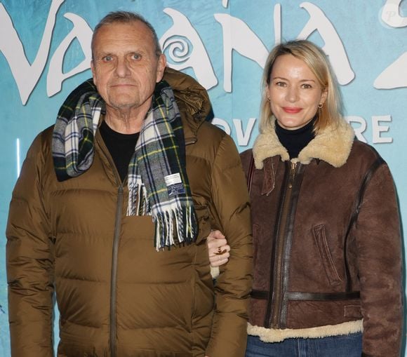 A la ville, Jean-Charles de Castelbajac est l'heureux papa de trois enfants issus de relations différentes. 

Jean-Charles de Castelbajac et sa femme Pauline de Drouas - Première du film Disney "Vaiana 2" au Grand Rex à Paris le 23 novembre 2024. © Coadic Guirec/Bestimage