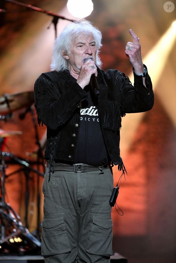 Exclusif - Hugues Auffray durant le deuxième jour d'enregistrement de l'émission de télévision "Nice Jazz Festival" au Théâtre de Verdure à Nice, le 25 juillet 2020.© Bruno Bebert / Bestimage