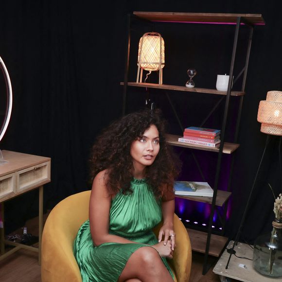 Vaimalama Chaves en interview avec En Privé avec, pour la promotion de son livre O Vai (éditions First)