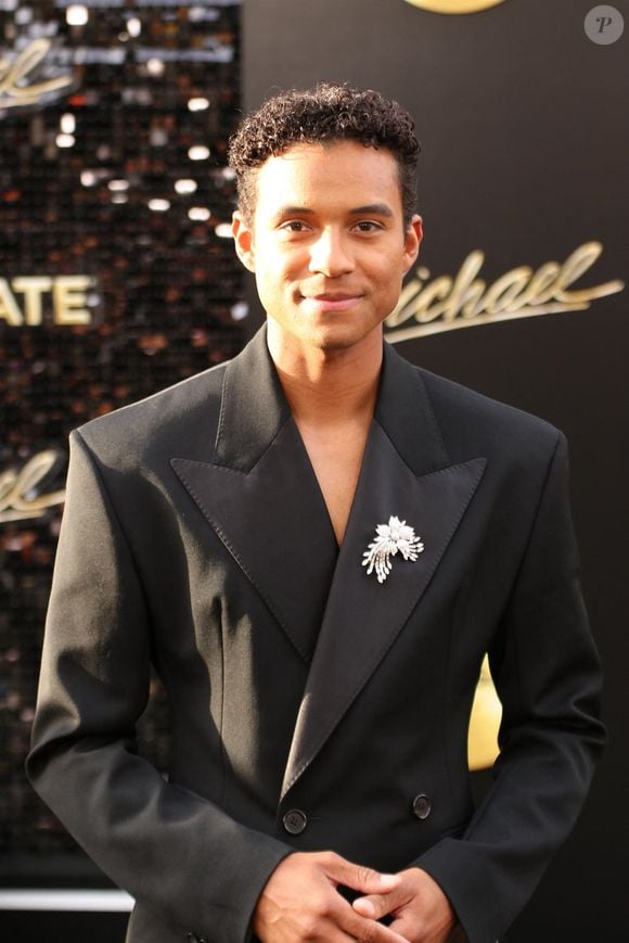 Le biopic Michael (2026), réalisé par Antoine Fuqua et porté par Jaafar Jackson, ravive l’intérêt pour son histoire.

Los Angeles, CA Jaafar Jackson à l'extérieur de la première de Michael au Dolby Theatre à Hollywood

Backgrid USA / Bestimage