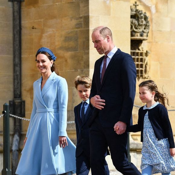 Le prince William, Kate Middleton, le prince George et la princesse Charlotte arrivent au service religieux du dimanche de Pâques au château de Windsor, Windsor, Royaume-Uni, le 17 avril 2022. © Pool/I-Images/ABACAPRESS.COM