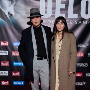 Le prénom de sa fille rend hommage à Romy Schneider, icône du cinéma et compagne de son père.

Alain-Fabien Delon et Laura Bensadoun au photocall de la soirée Ciné-concert symphonique "Alain Delon, le dernier Samouraï" au Palais des congrès à Paris le 8 novembre 2024 le jour de son anniversaire.
© Jacovides / Moreau / Bestimage