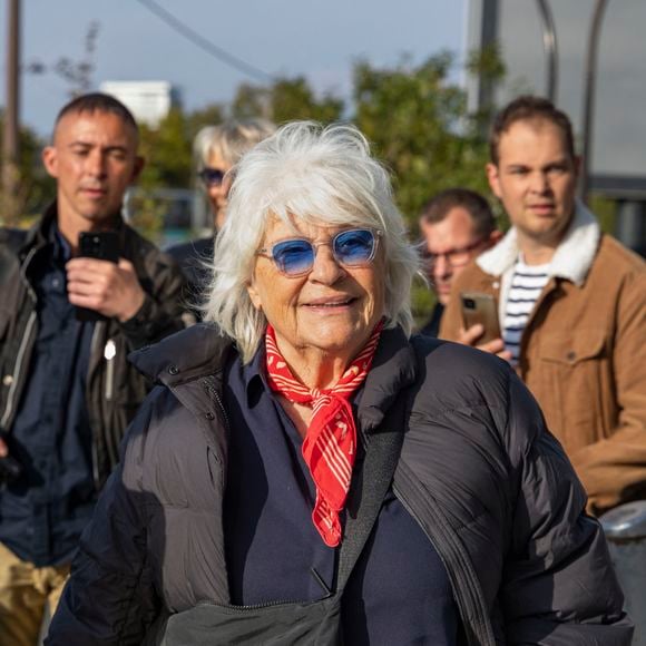 La chanteuse a donné son avis concernant le choix de la chanson pour ce concours.

Catherine Lara - Arrivées des personnalités à l'enregistrement de l'émission "Vivement dimanche", diffusée le 9 novembre 2025, aux studios Rive Gauche à Paris le 1er octobre 2025. © Vincenzo Arnone/Bestimage