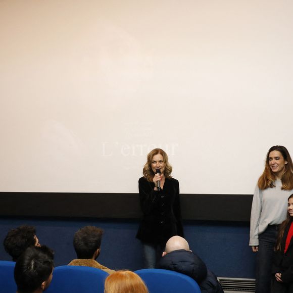 Exclusif - Pascale Louange, Victoria Olloqui, Rafaela Joubert, Eric Théobald lors de la projection du premier court-métrage de Pascale Louange "L'erreur" au cinéma Le Christine à Paris le 21 janvier 2025. "L'Erreur", lorsque l'enfant est victime de l'aliénation maternelle. Un film bouleversant.

© Marc Ausset-Lacroix / Bestimage