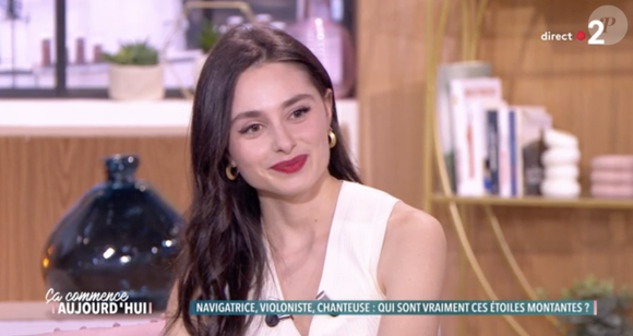 Esther Abrami était l'invitée de Faustine Bollaert dans Ça commence aujourd'hui ce vendredi 7 mars 2025 sur France 2