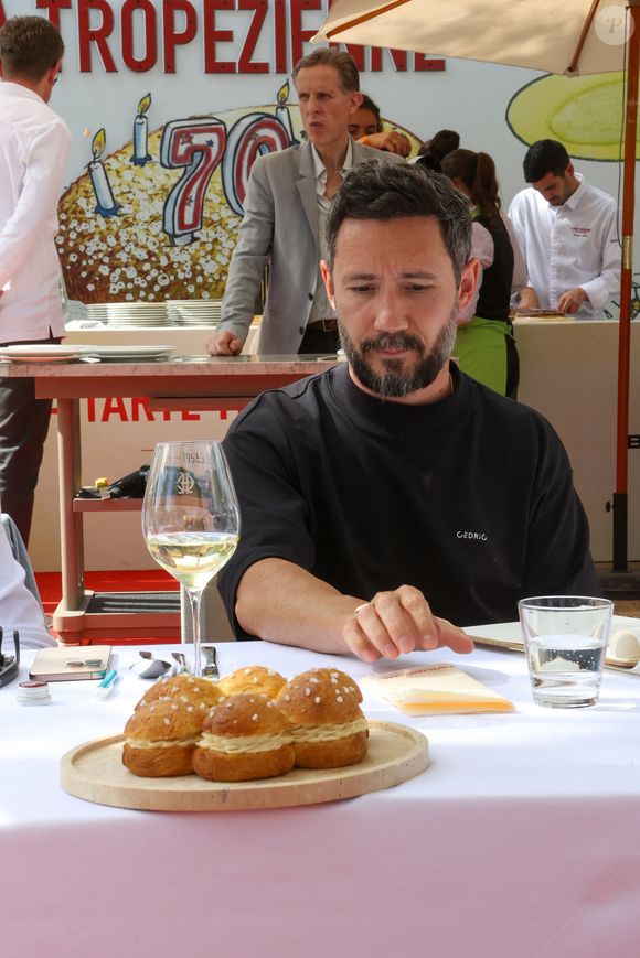 Les Chefs à Saint-Tropez fêtent les producteurs 2025 - Inauguration de la 5e édition,  les Chefs et les producteurs se retrouvent sur la place des Lices à Saint-Tropez, le 3 mai 2025. Le chef pâtissier Cédric Grolet Président du Jury du concours de Patisserie - La Tropezienne. ©Jean-Marc Lhomer / Bestimage.