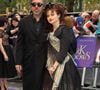 Comme Lisa Marie, il la fera tourner dans ses films : "Big Fish", "Charlie et la chocolaterie", "Sweeney Todd", "Alice au pays des merveilles" et "Dark Shadows"


 Tim Burton et Helena Bonham Carter lors de la première européenne de 'Dark Shadows' à l'Empire Cinema à Leicester Square le mercredi 9 mai 2012. ©/PCN/ABACAPRESS.COM