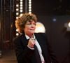 Mais qui ne fait pas que cela : "Je vais donner des cours de théâtre à partir du 7 mars. C'est ouvert à la fois aux comédiens qui souhaitent faire ce métier professionnellement, mais aussi aux gens d'entreprises qui ont besoin de prendre la parole en public. Pour cela, il faut être à l'aise, s'échapper du texte initial. Les cours auront lieu deux fois par semaine." 

Exclusif - Sabine Paturel - Backstage de l'enregistrement de l'émission "300 choeurs chantent Les tubes d'un jour" à Paris, qui sera diffusée le 19 mars 2021 sur France 3. Le 16 septembre 2020
Tiziano Da Silva / Bestimage