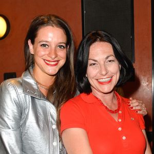 Première photo de Nubia, la fille de Lio après la mort de Diego

Lio et sa fille Nubia Esteban - People au spectacle des "Coquettes" à l'Olympia à Paris, avec en première partie B. Krief et E. Semoun. © Coadic Guirec/Bestimage