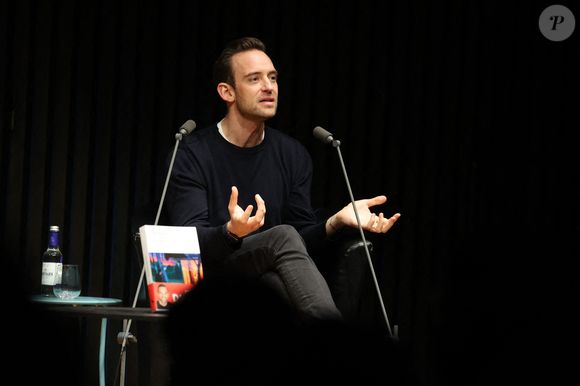 Exclusif - Joël Dicker échange avec ses lecteurs à l'occasion de la sortie de son livre Animal Sauvage au centre de conférence "La Station Ausone - Librairie Mollat" à Bordeaux, le 29 février 2024. © Jean-Marc Lhomer / Bestimage