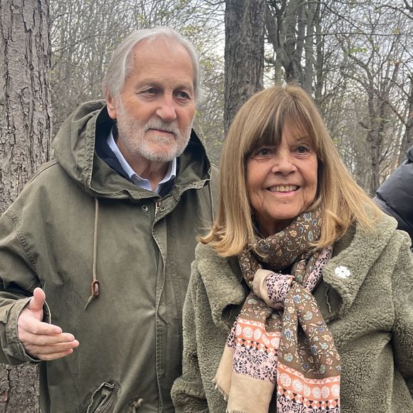 Chantal Goya et son mari Jean-Jacques Debout - Arrivées à l'enregistrement de l'émission "Vivement Dimanche" au studio Gabriel à Paris, France, le 30 novembre 2022, présentée par M. Drucker et diffusée le 11 décembre 2022 sur France 3. © Christophe Clovis/Bestimage